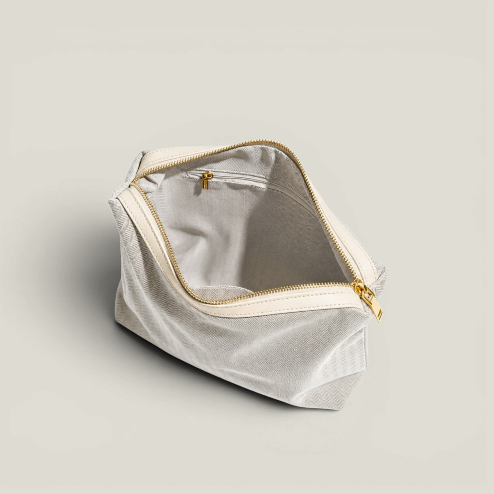 Knotted Arc Tote