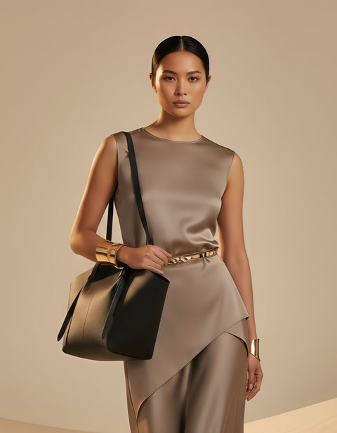 Vera Arc Tote in Noir (Genuine Leather)