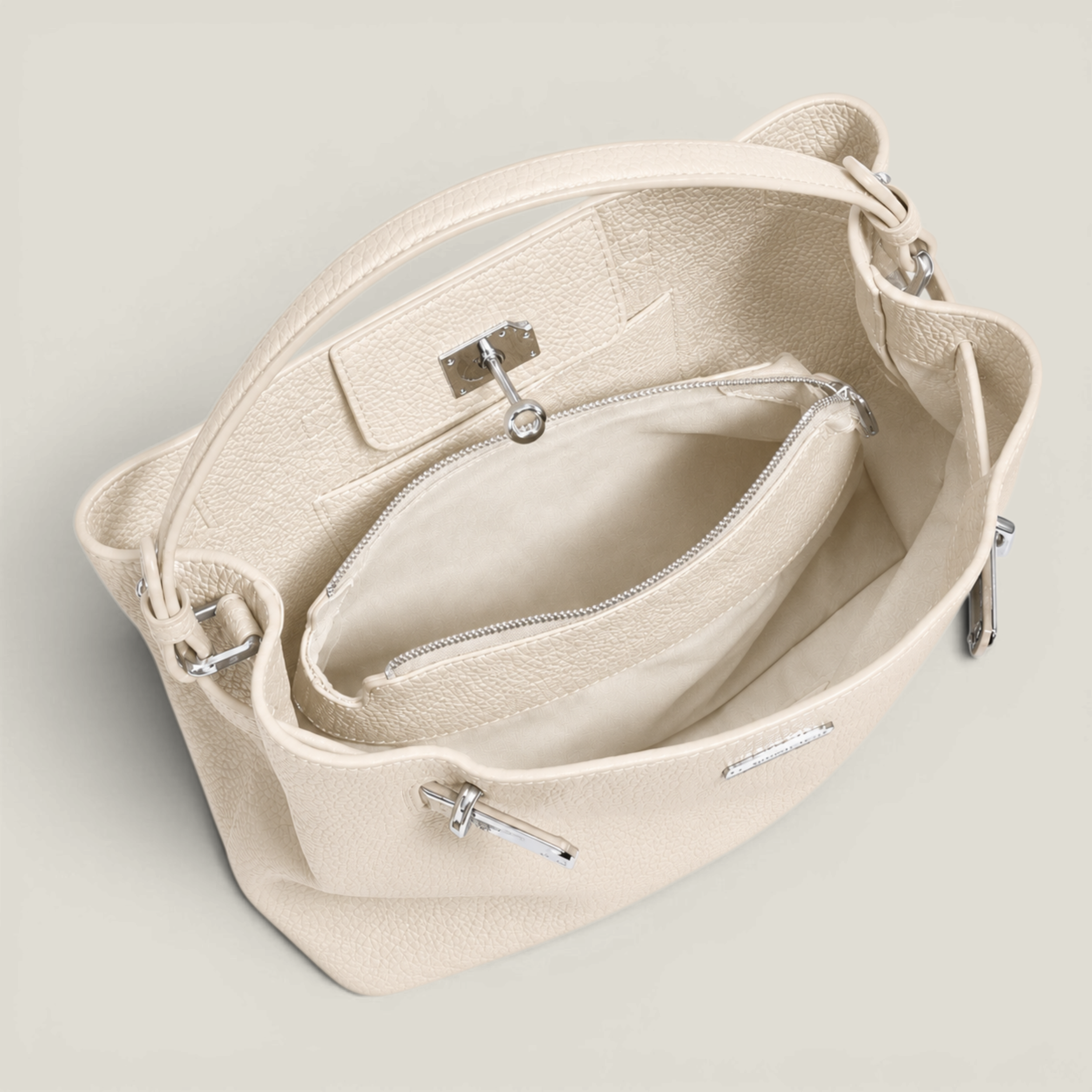 Le Classique Pebbled Bag