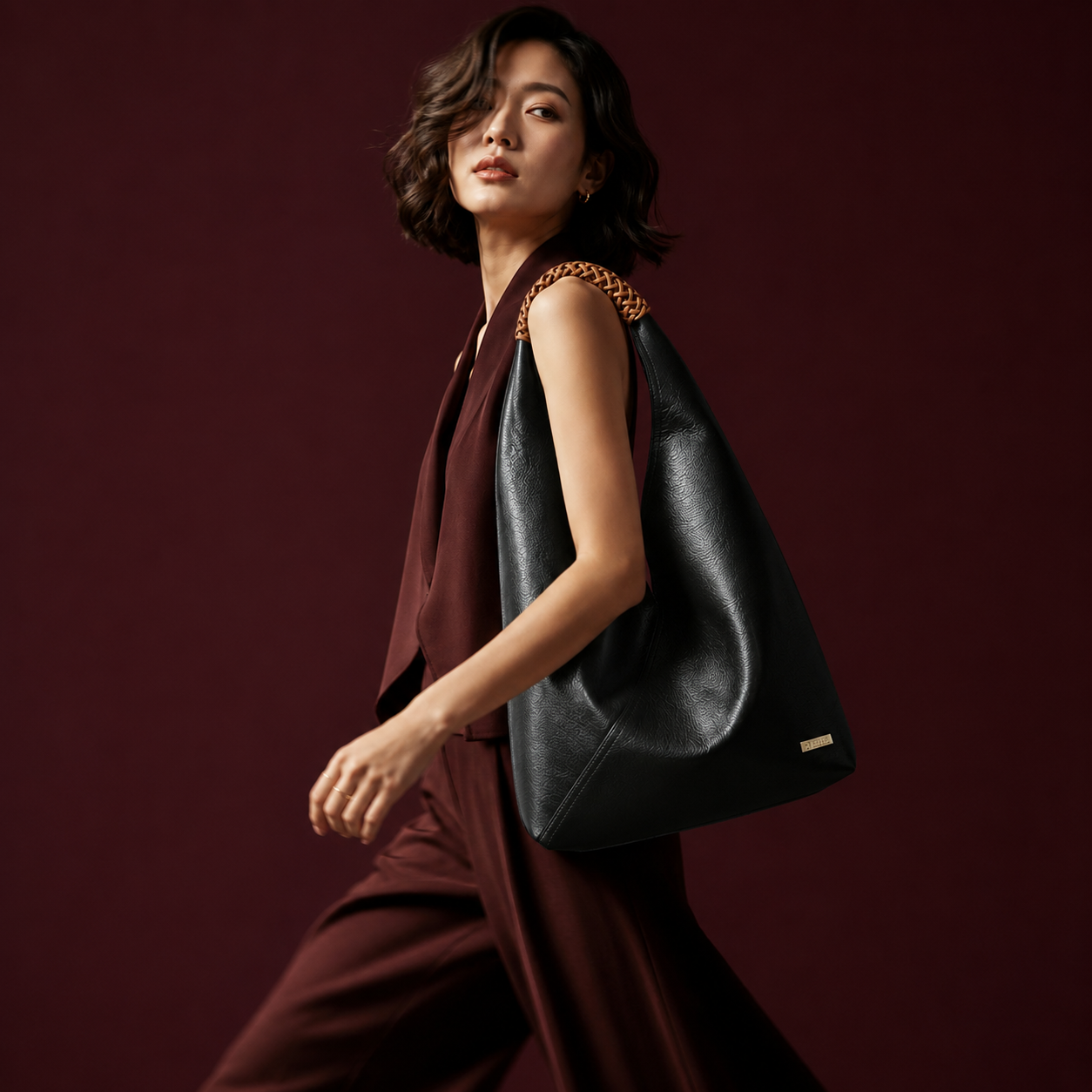 Knotted Arc Tote