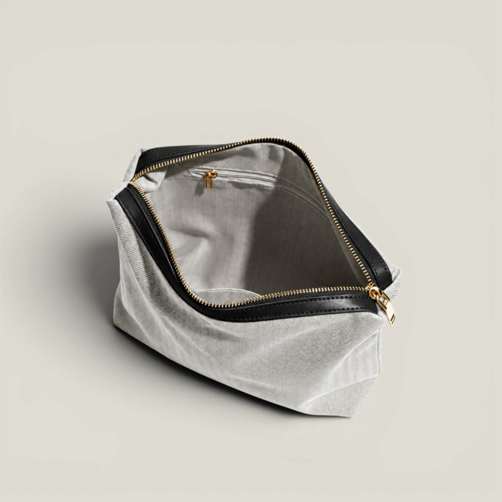 Knotted Arc Tote