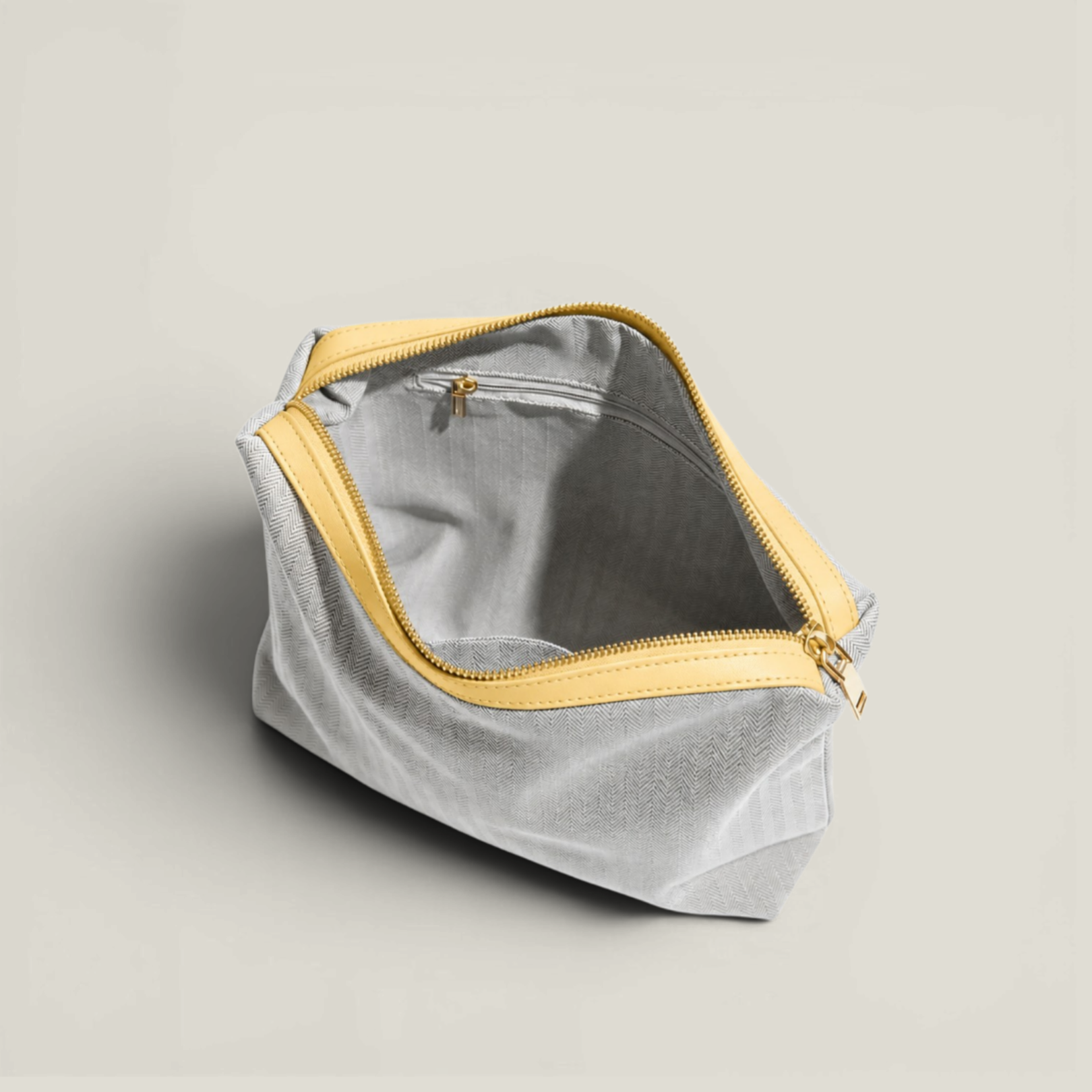 Knotted Arc Tote