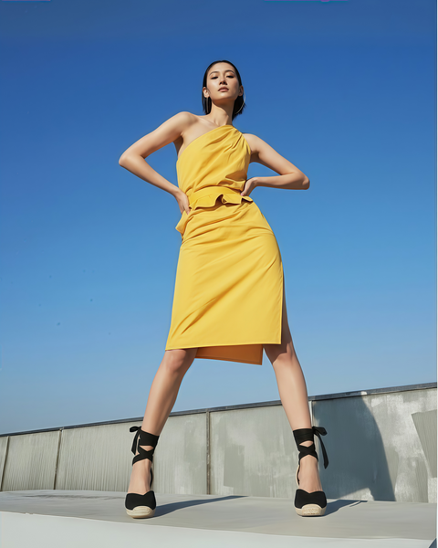 Isolde Lace-Up Wedge in Noir